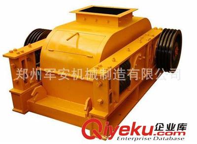 鄭州軍安機械 專業(yè)生產(chǎn)銷售對輥式破碎機及青石破碎機，價格合理，品質(zhì)可靠